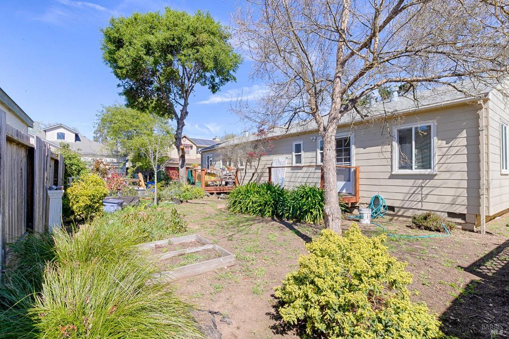 182-186 Torzelli Ln, Santa Rosa, CA 95407