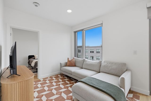 45 Lewis St 501, Boston, MA 02128