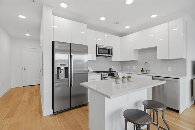 45 Lewis St 501, Boston, MA 02128