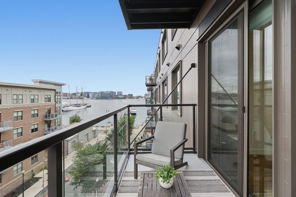 45 Lewis St 501, Boston, MA 02128