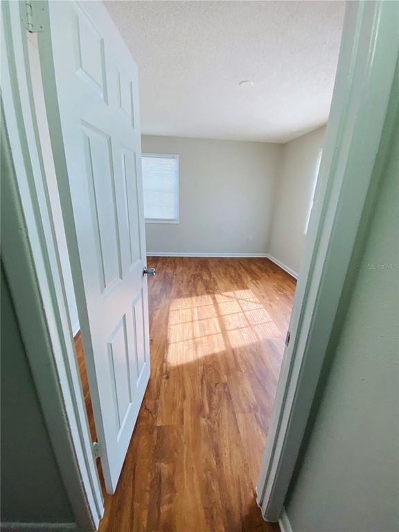 Image 15 of property listing at 2757 L B MCLEOD ROAD C, Orlando, FL 32805