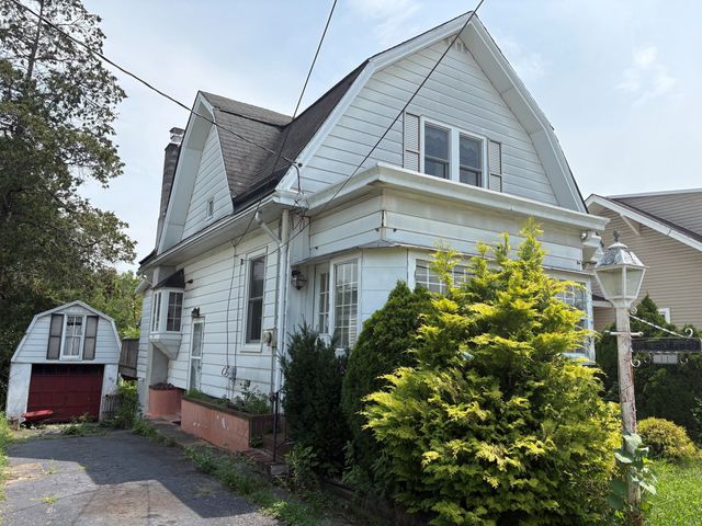 11 High Street, South River, NJ 08882