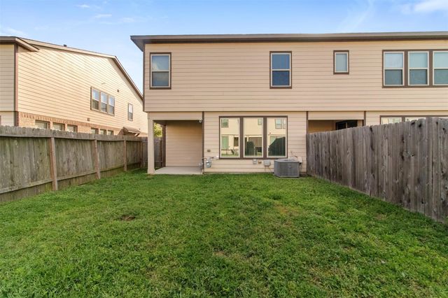 3411 Rainflower Springs Lane, Rosenberg, TX 77471