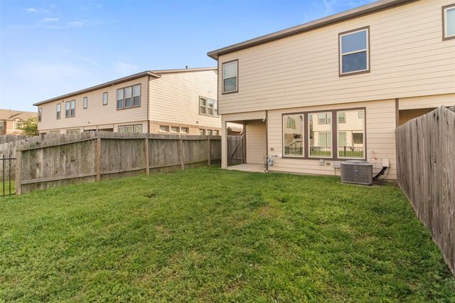 3411 Rainflower Springs Lane, Rosenberg, TX 77471