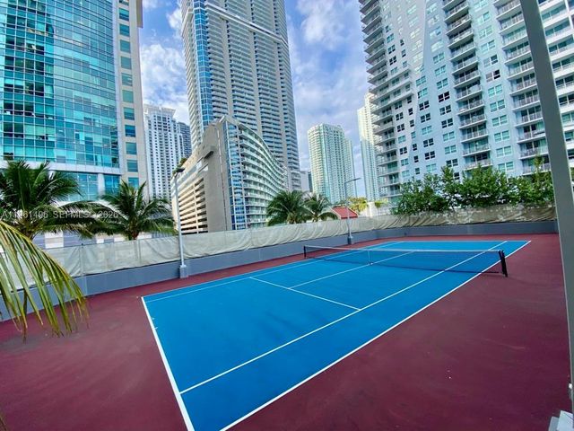 1155 Brickell Bay Dr 607, Miami, FL 33131