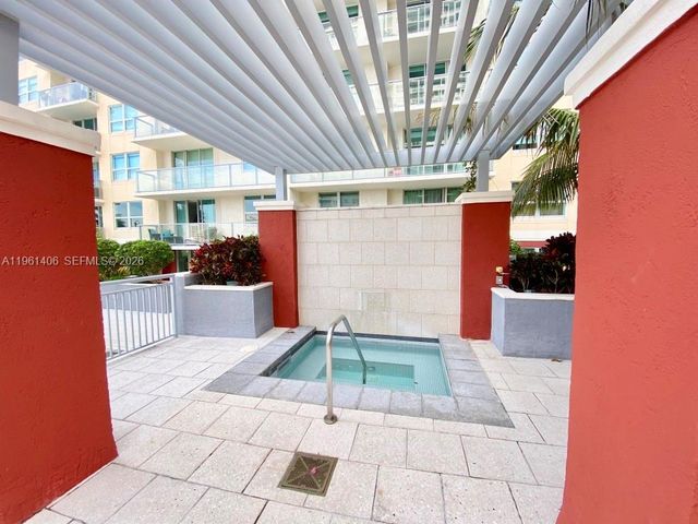 1155 Brickell Bay Dr 607, Miami, FL 33131