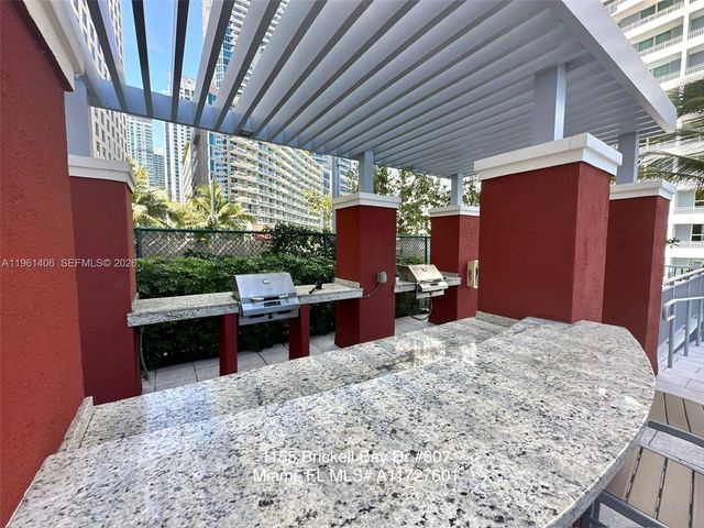 1155 Brickell Bay Dr 607, Miami, FL 33131