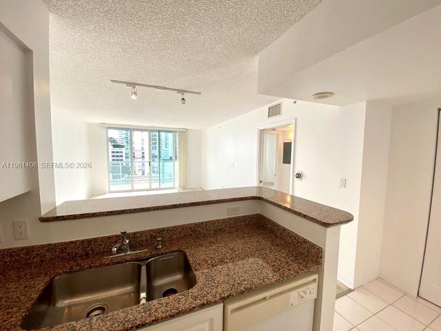 1155 Brickell Bay Dr 607, Miami, FL 33131