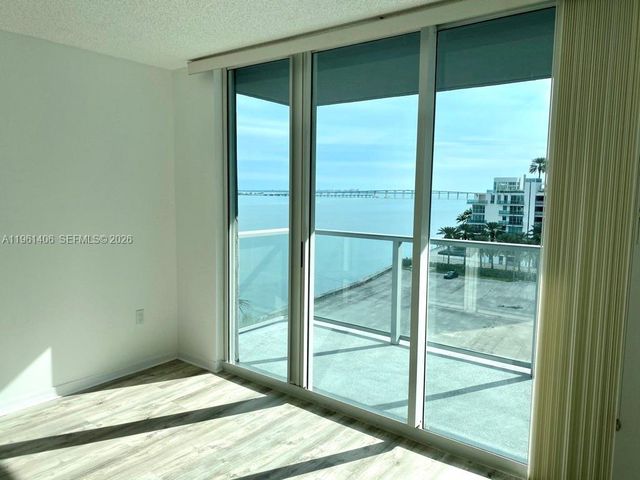 1155 Brickell Bay Dr 607, Miami, FL 33131