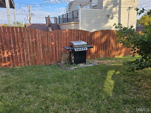 1830 Russell Boulevard, St Louis, MO 63104