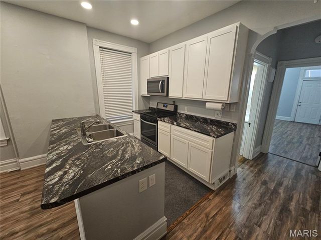 1830 Russell Boulevard, St Louis, MO 63104