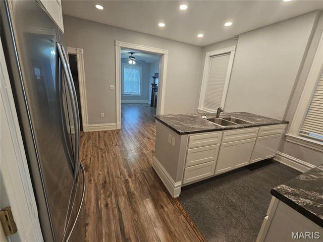 1830 Russell Boulevard, St Louis, MO 63104