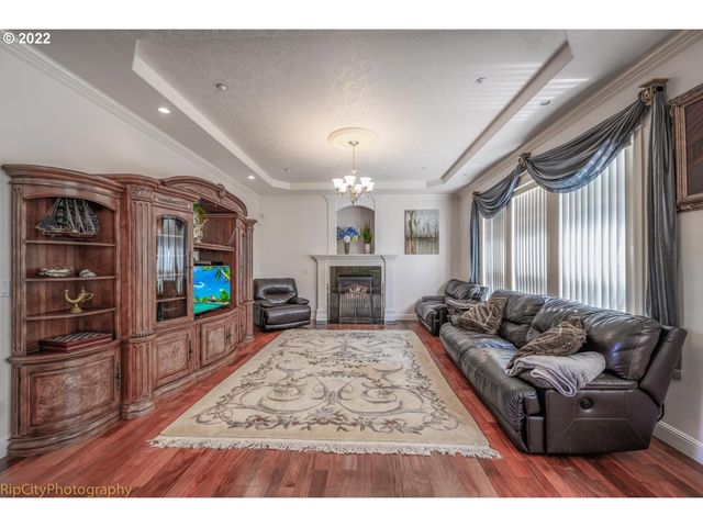 14310 Se STEELE St, Portland, OR 97236