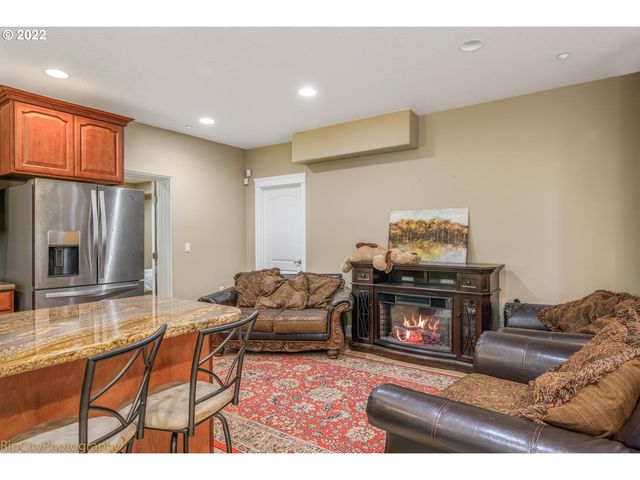 14310 Se STEELE St, Portland, OR 97236