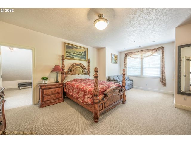 14310 Se STEELE St, Portland, OR 97236