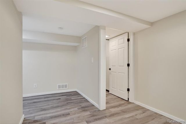 9155 Satelite Drive, White Lake, MI 48386