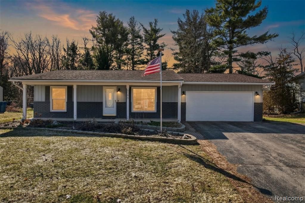 9155 Satelite Drive, White Lake, MI 48386