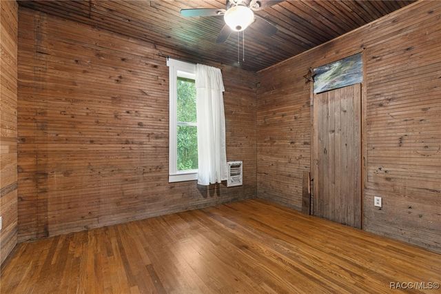 8460 E Magnolia Street, Floral City, FL 34436