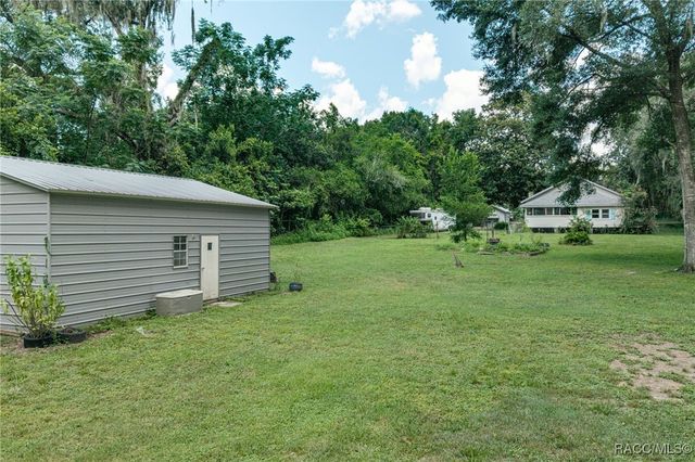 8460 E Magnolia Street, Floral City, FL 34436