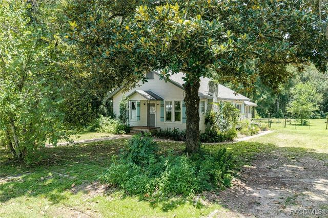 8460 E Magnolia Street, Floral City, FL 34436