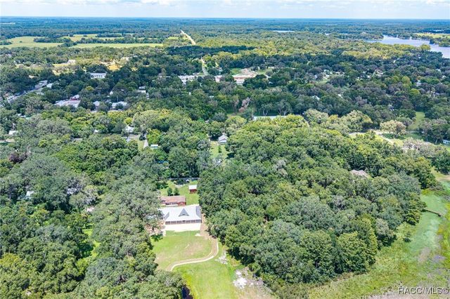 8460 E Magnolia Street, Floral City, FL 34436