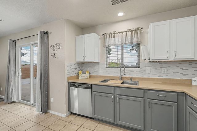 2831 Violeta Circle SE, Rio Rancho, NM 87124
