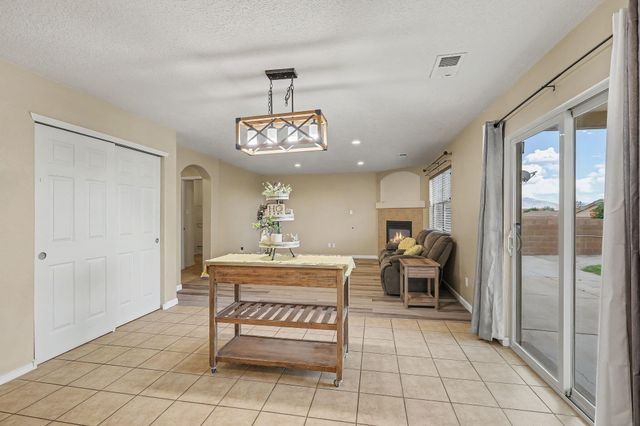 2831 Violeta Circle SE, Rio Rancho, NM 87124