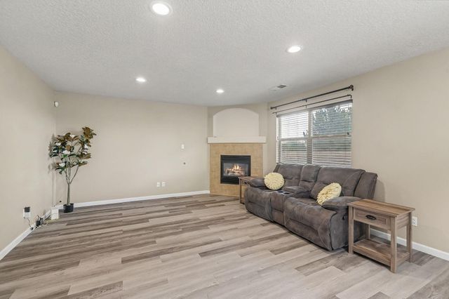 2831 Violeta Circle SE, Rio Rancho, NM 87124