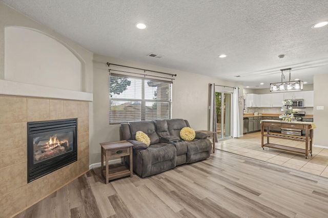 2831 Violeta Circle SE, Rio Rancho, NM 87124