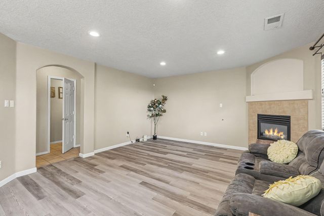 2831 Violeta Circle SE, Rio Rancho, NM 87124