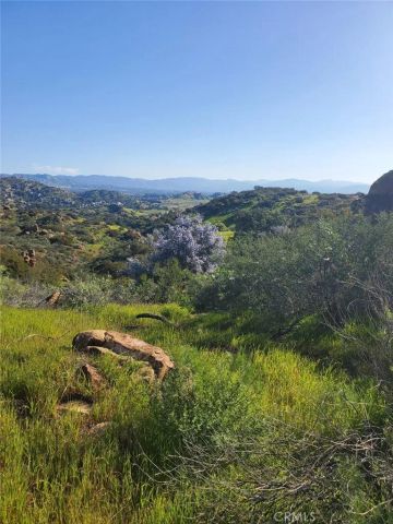8742 Azul, West Hills, CA 91304