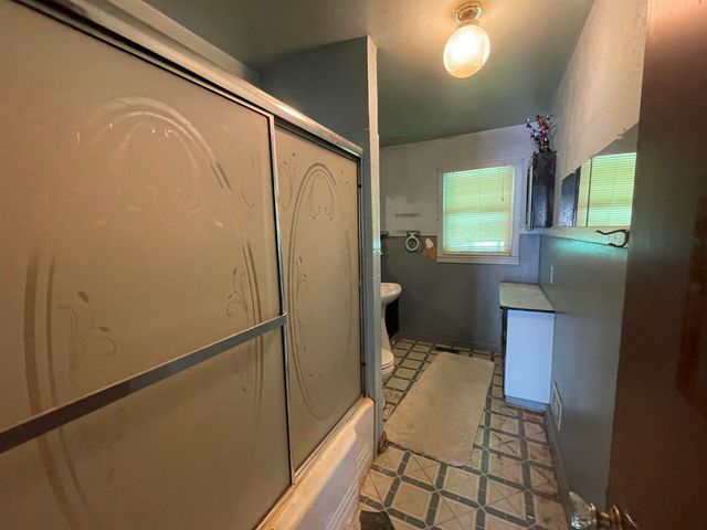 2204 S Washington Ave, Wichita, KS 67211