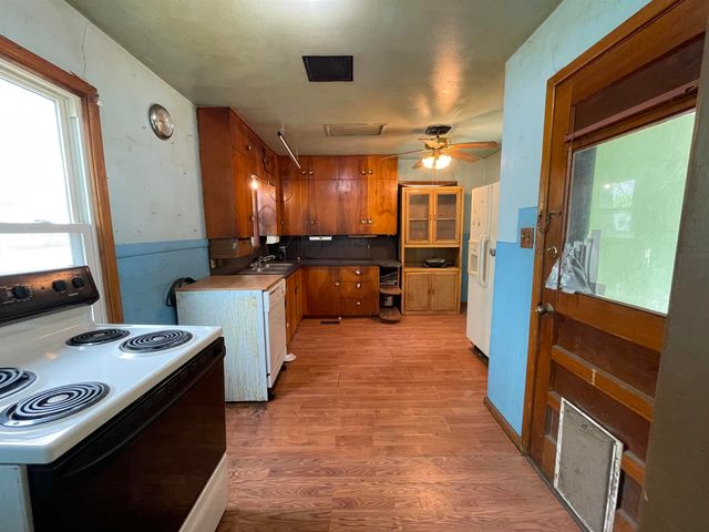 2204 S Washington Ave, Wichita, KS 67211