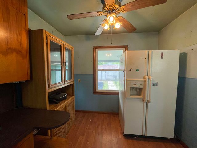 2204 S Washington Ave, Wichita, KS 67211