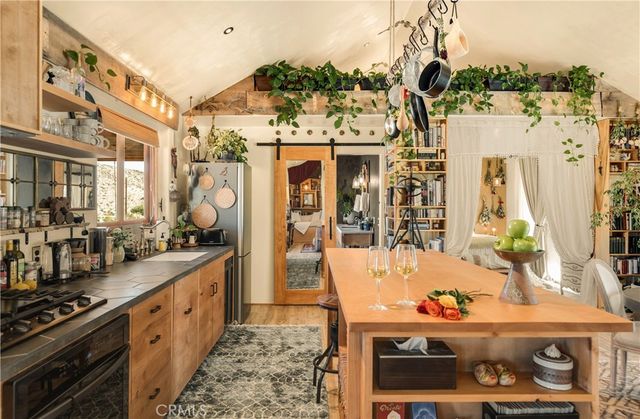 5517 Bartlett Mountain Road, Joshua Tree, CA 92252