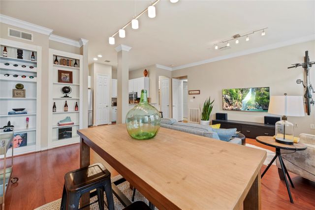 2400 Mccue Road 206, Houston, TX 77056