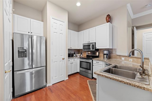 2400 Mccue Road 206, Houston, TX 77056