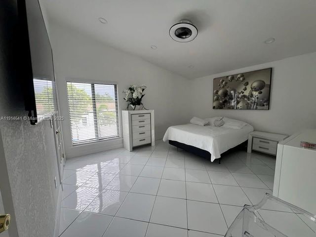 15370 SW 152nd Ave, Miami, FL 33187