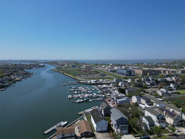 10 James Street, East Rockaway, NY 11518