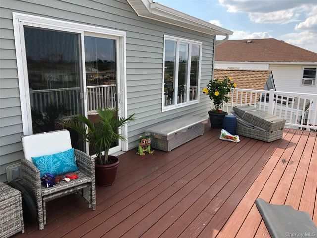 10 James Street, East Rockaway, NY 11518