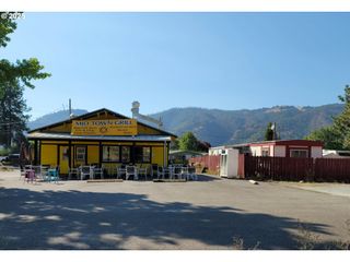 260 MOUNTAIN VIEW Ave, Myrtle Creek, OR 97457