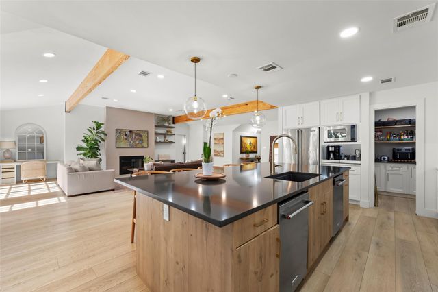 802 N Wilcrest Drive, Houston, TX 77079
