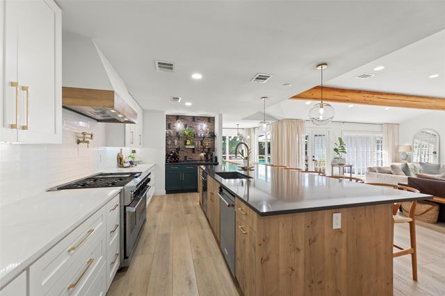 802 N Wilcrest Drive, Houston, TX 77079