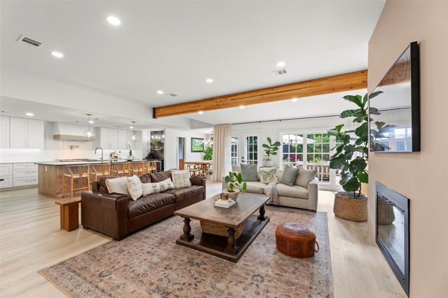 802 N Wilcrest Drive, Houston, TX 77079