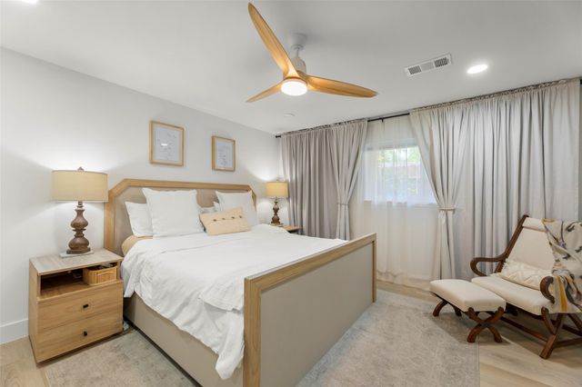 802 N Wilcrest Drive, Houston, TX 77079