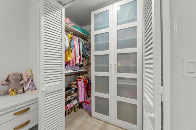 802 N Wilcrest Drive, Houston, TX 77079