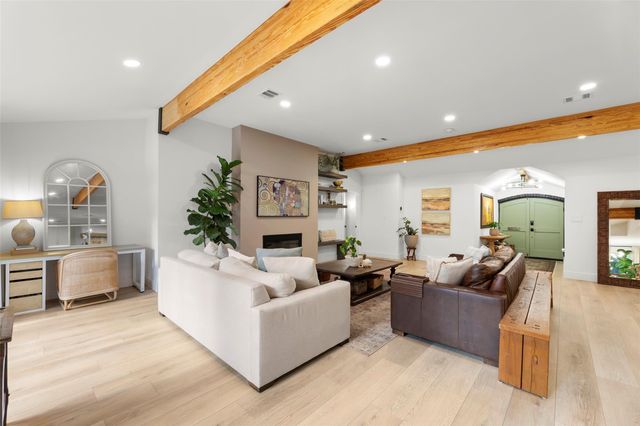 802 N Wilcrest Drive, Houston, TX 77079