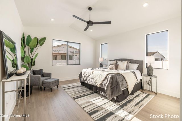 5945 W MORESBY AVE, Rathdrum, ID 83858