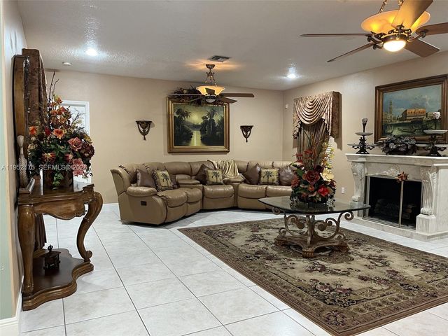 450 NW 130th Ave, Miami, FL 33182