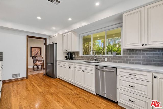 701 N Sierra Drive, Beverly Hills, CA 90210